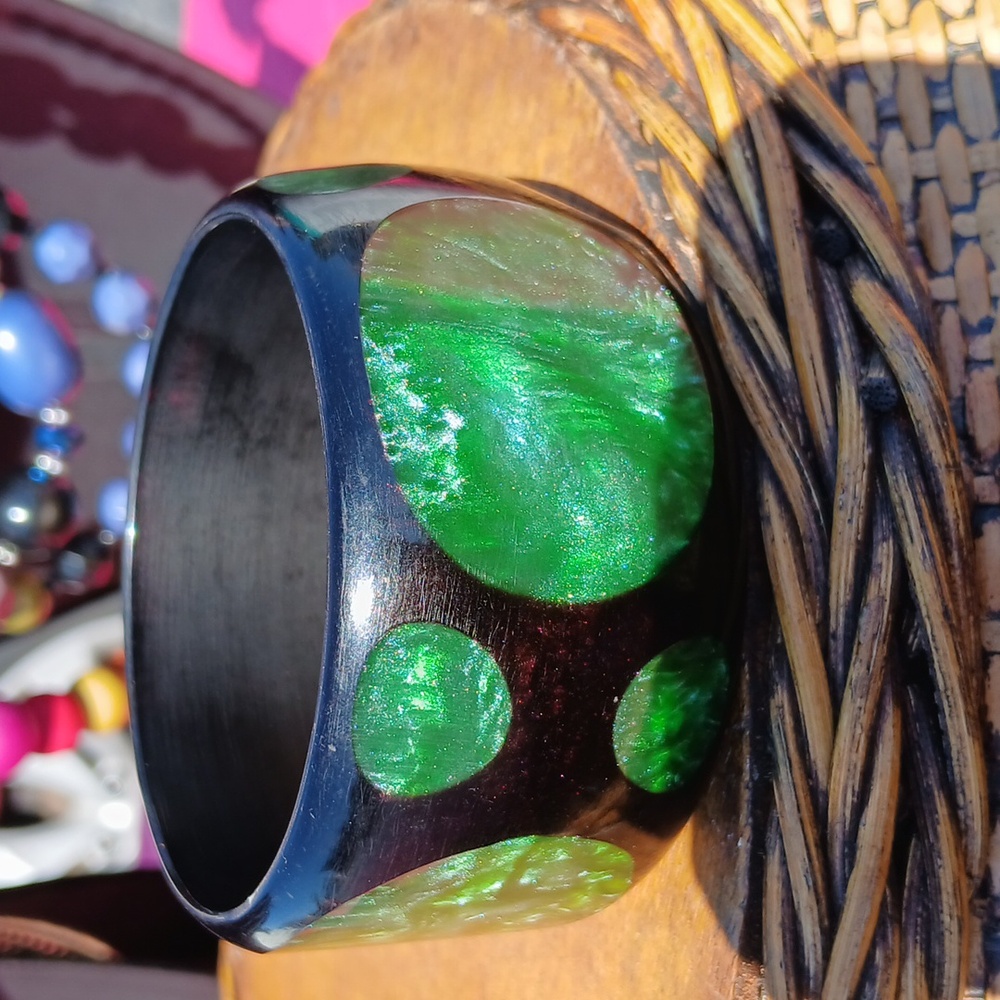 VINTAGE BANGLE